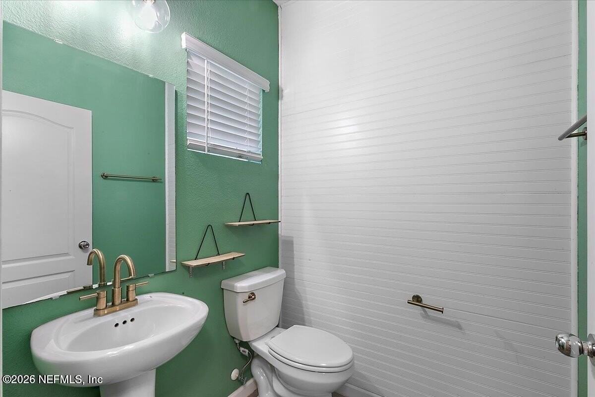 12658 Josslyn Ln - Photo 5 of 25