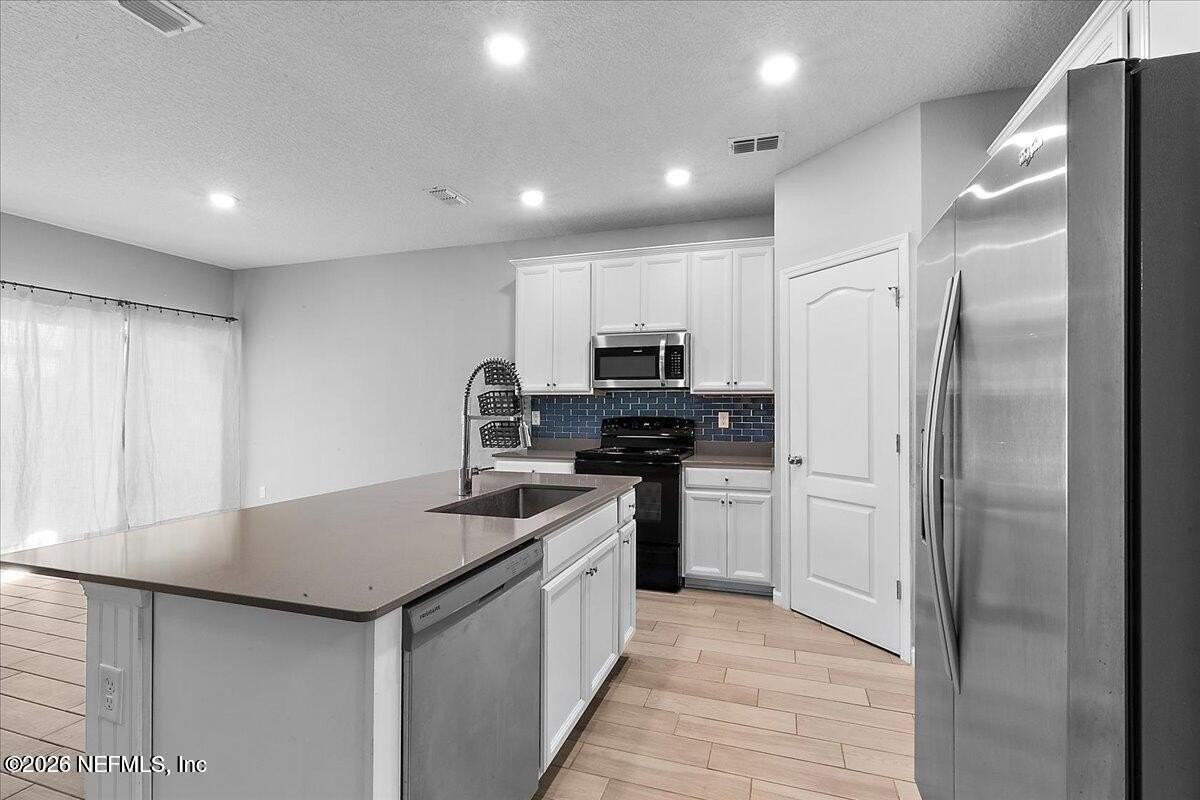 12658 Josslyn Ln - Photo 6 of 25