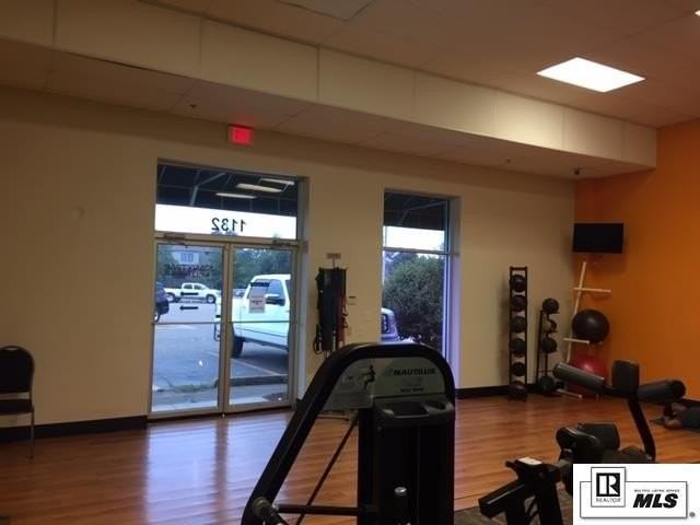 1130 Oliver Rd - Photo 4 of 7