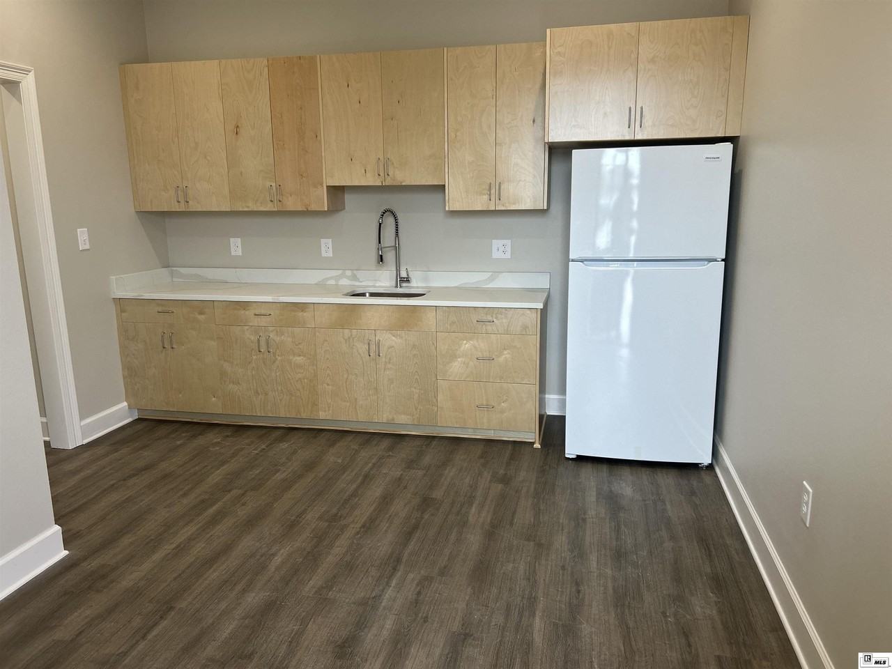 2014 Tower Dr - Photo 5 of 8