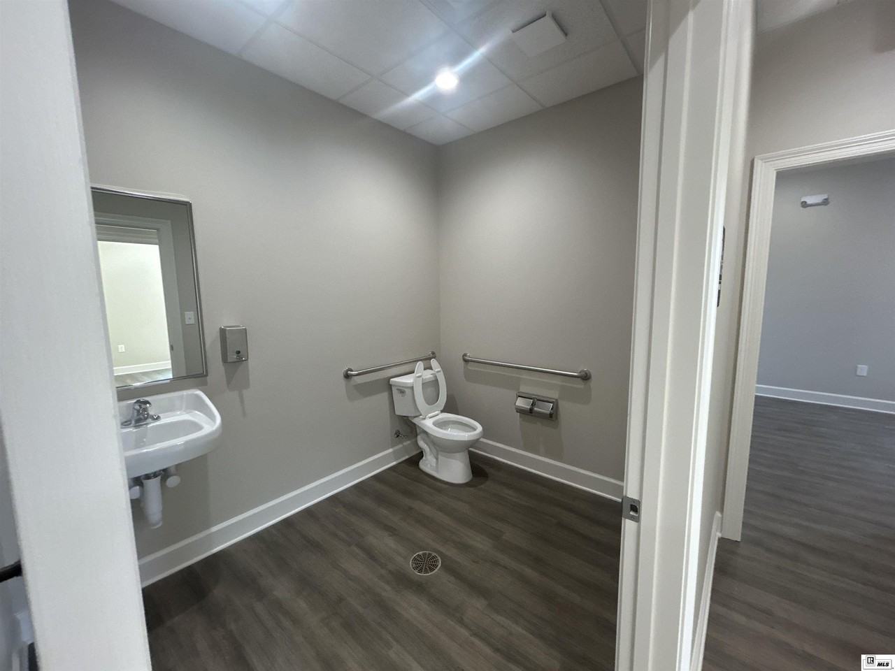 2014 Tower Dr - Photo 7 of 8