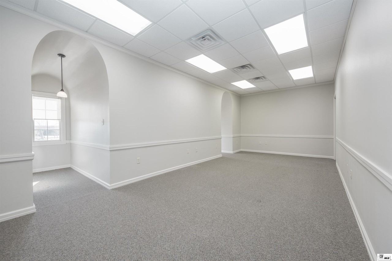 1881 Hudson Cir - Photo 5 of 18