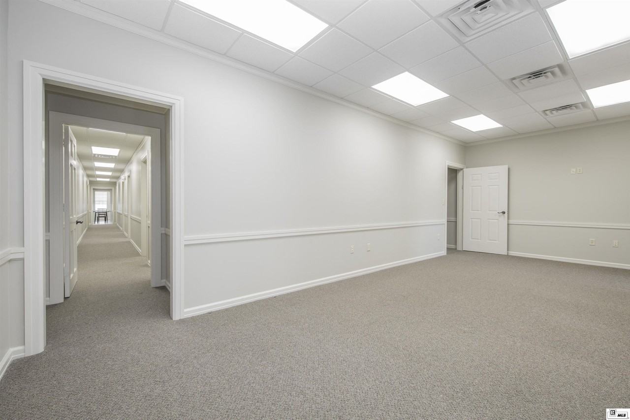 1881 Hudson Cir - Photo 6 of 18