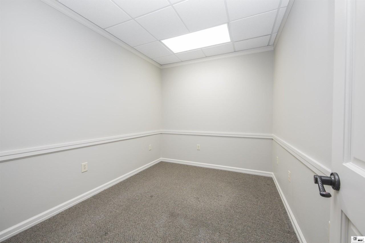 1881 Hudson Cir - Photo 7 of 18