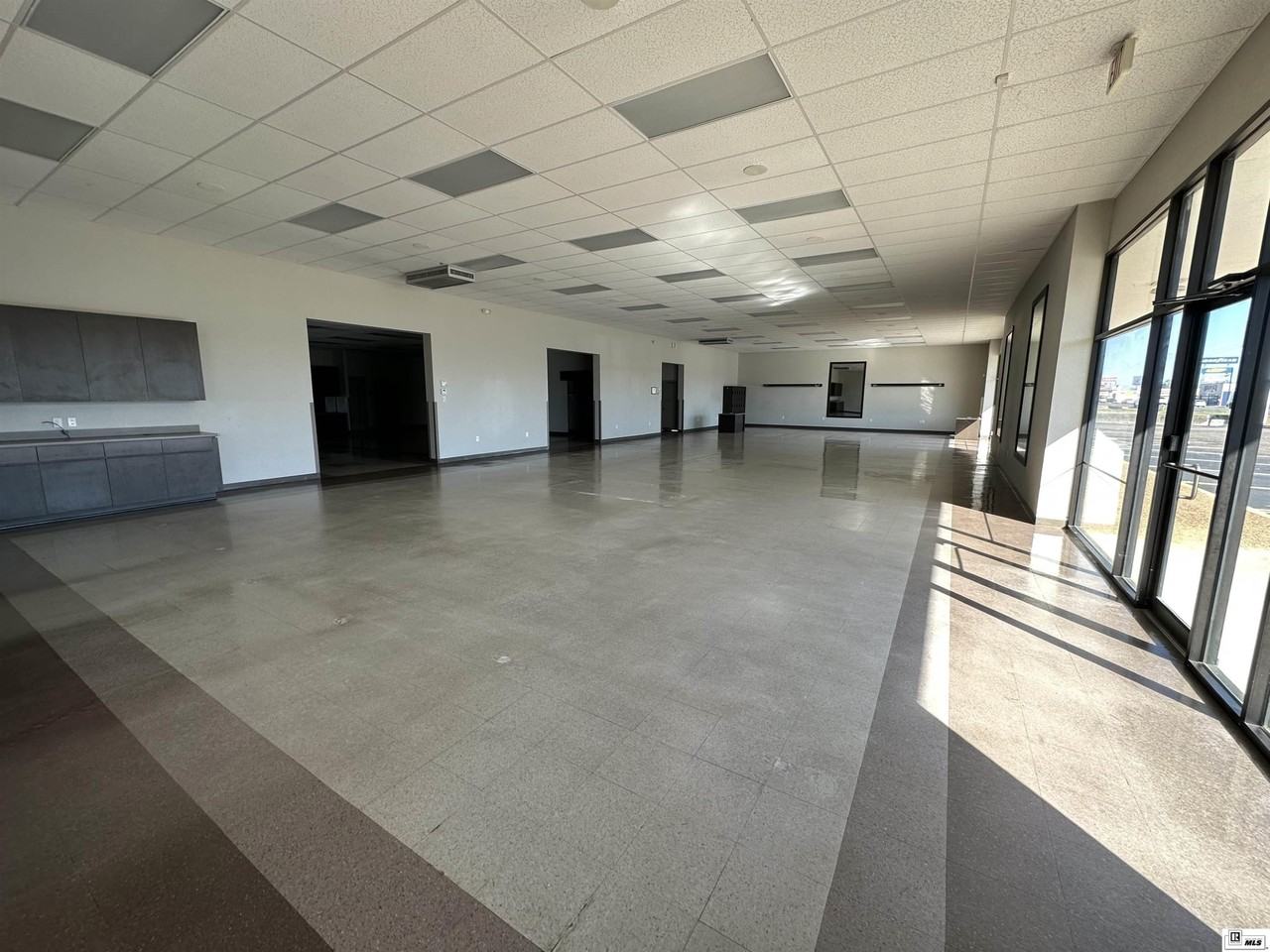 1325 Louisville Ave - Photo 2 of 20