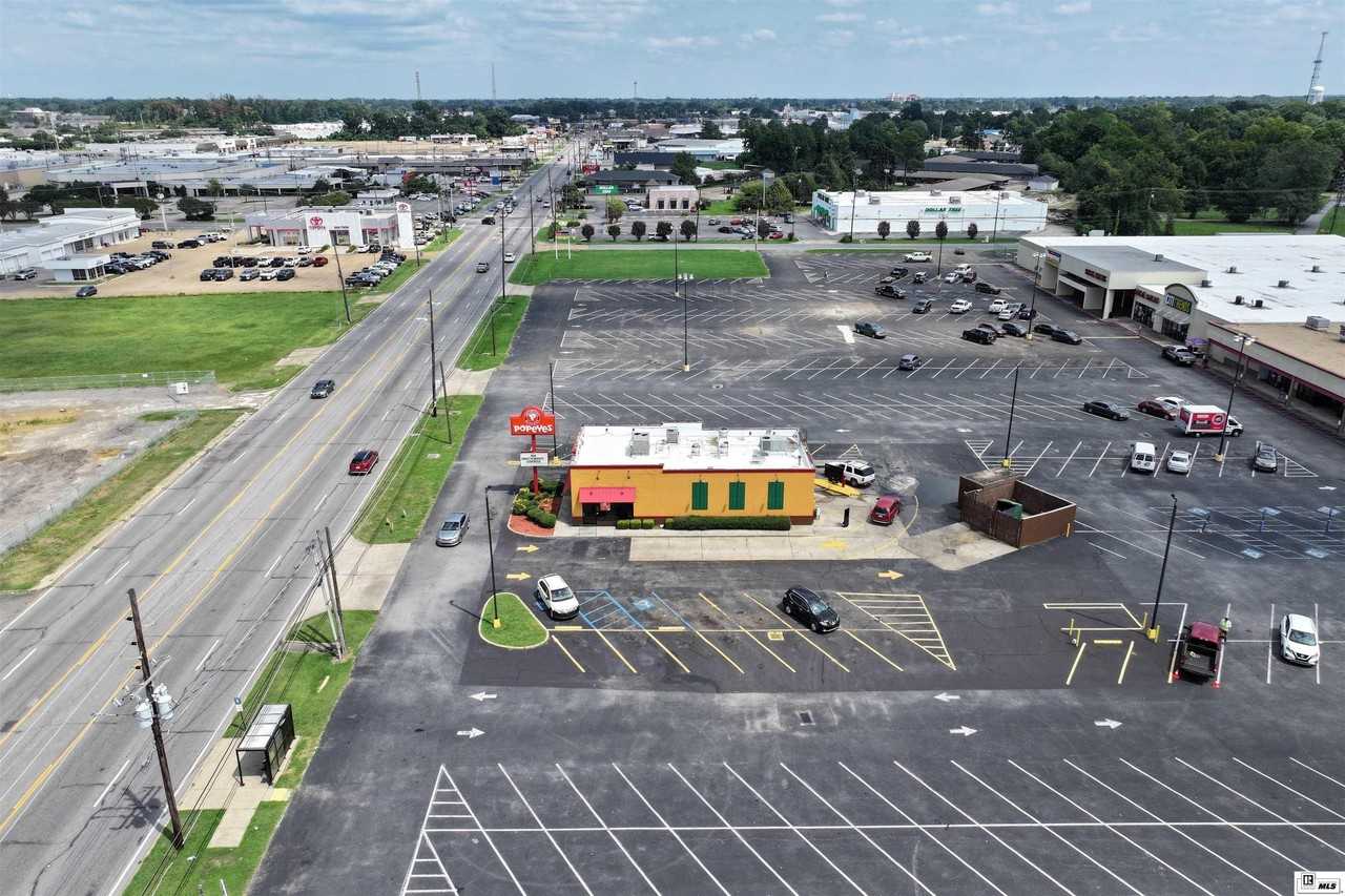 1956 Louisville Ave - Photo 4 of 5