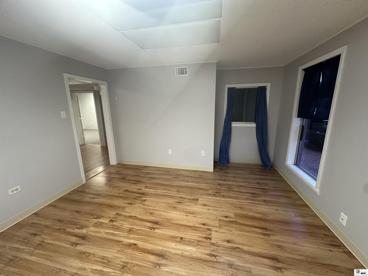 3004 N 7th St - Photo 2 of 8