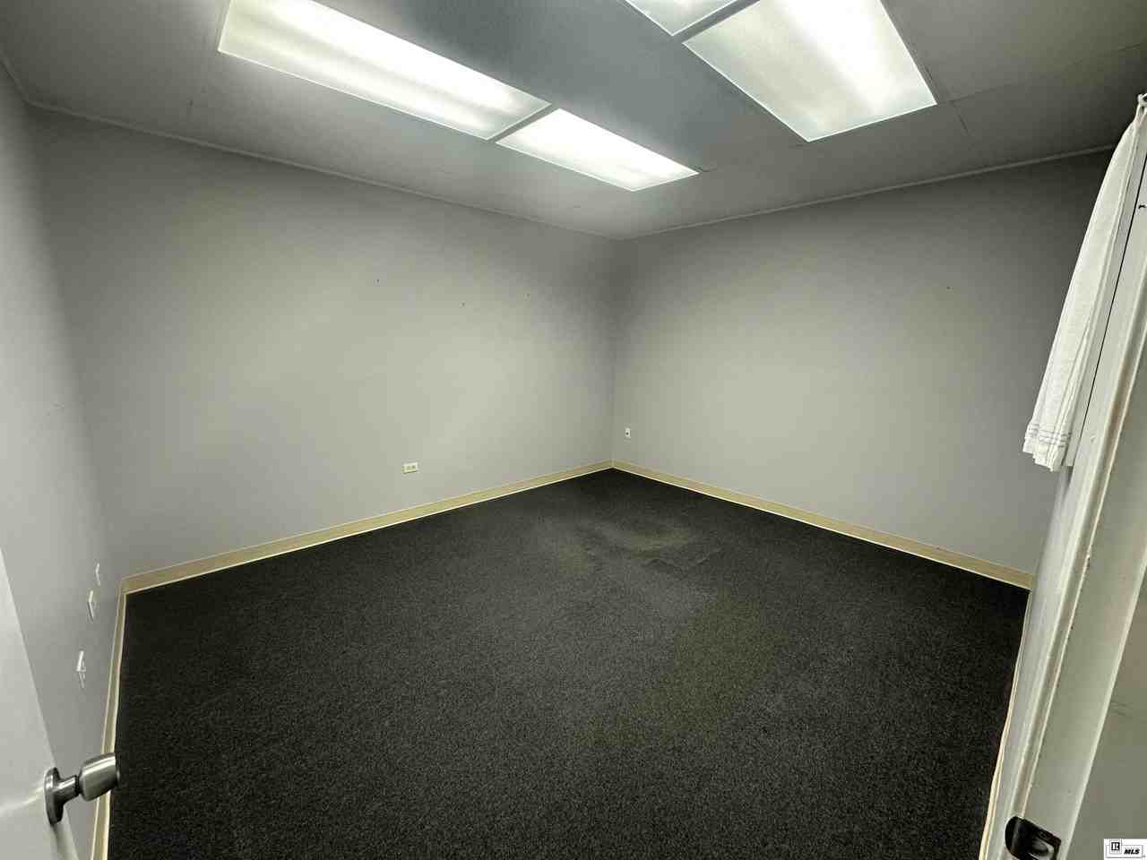 3004 N 7th St - Photo 5 of 8