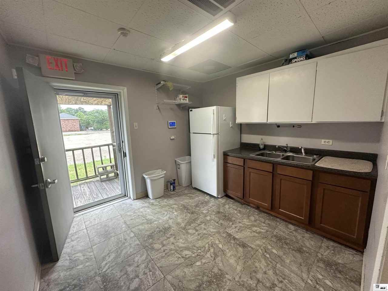 3004 N 7th St - Photo 6 of 8