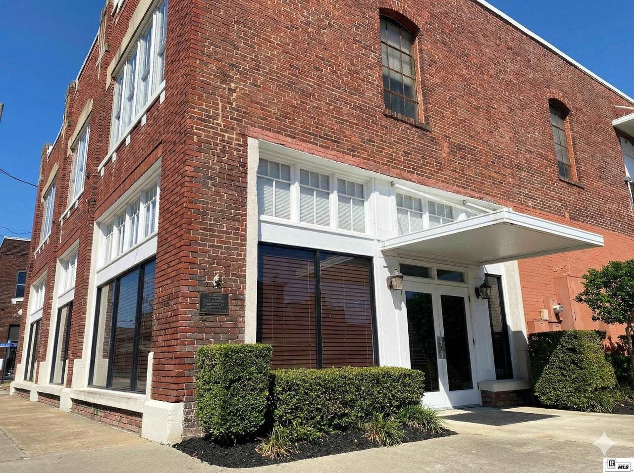 212 Walnut St - Photo 3 of 11