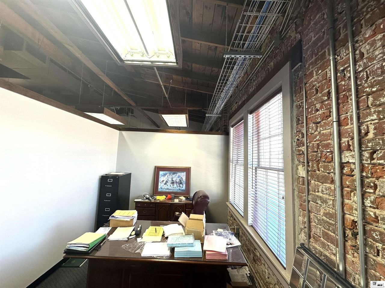 212 Walnut St - Photo 5 of 11