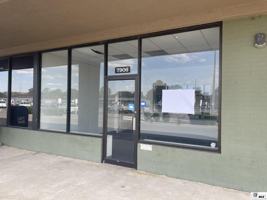 featured image of 7906 Desiard St