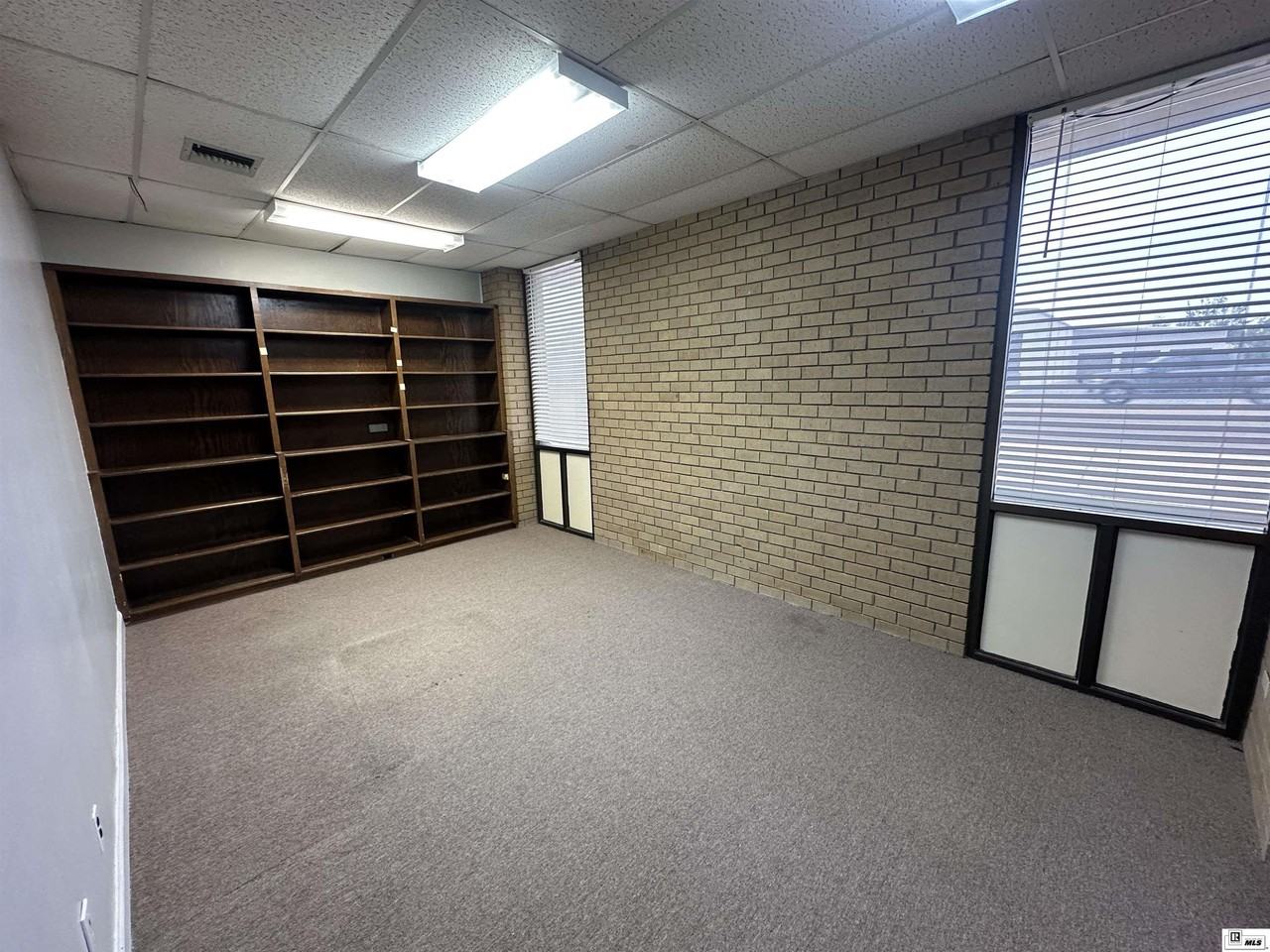 3201 Armand St - Photo 7 of 25