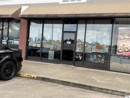 featured image of 2820 Louisville Ave