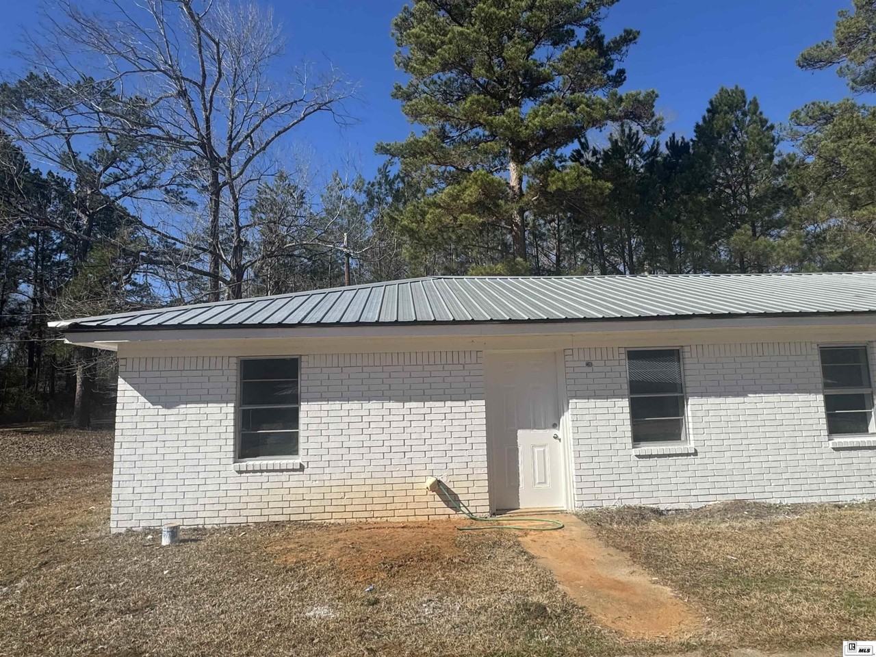 207 Oaklawn Dr - Photo 2 of 8