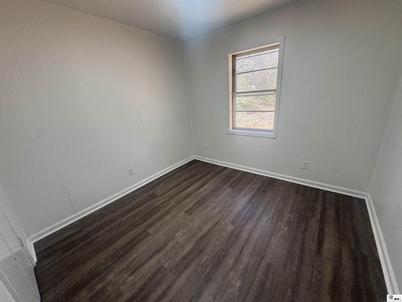 207 Oaklawn Dr - Photo 5 of 8