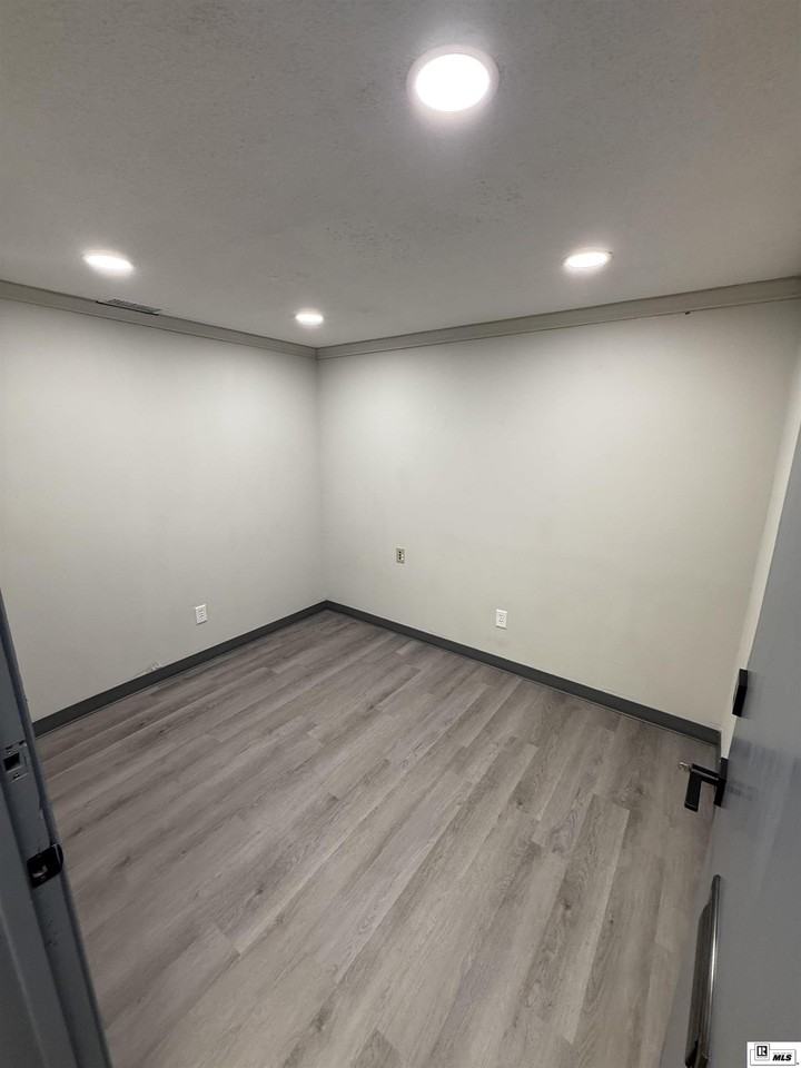 4565 Cypress St - Photo 3 of 7