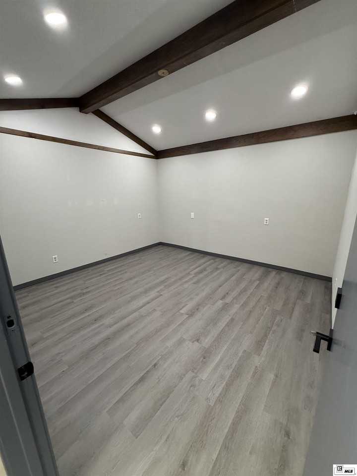 4565 Cypress St - Photo 5 of 7