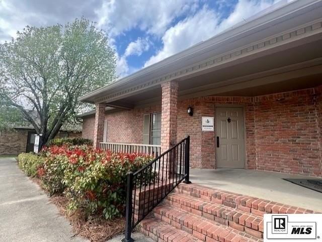 206 Mcmillan Rd - Photo 2 of 33