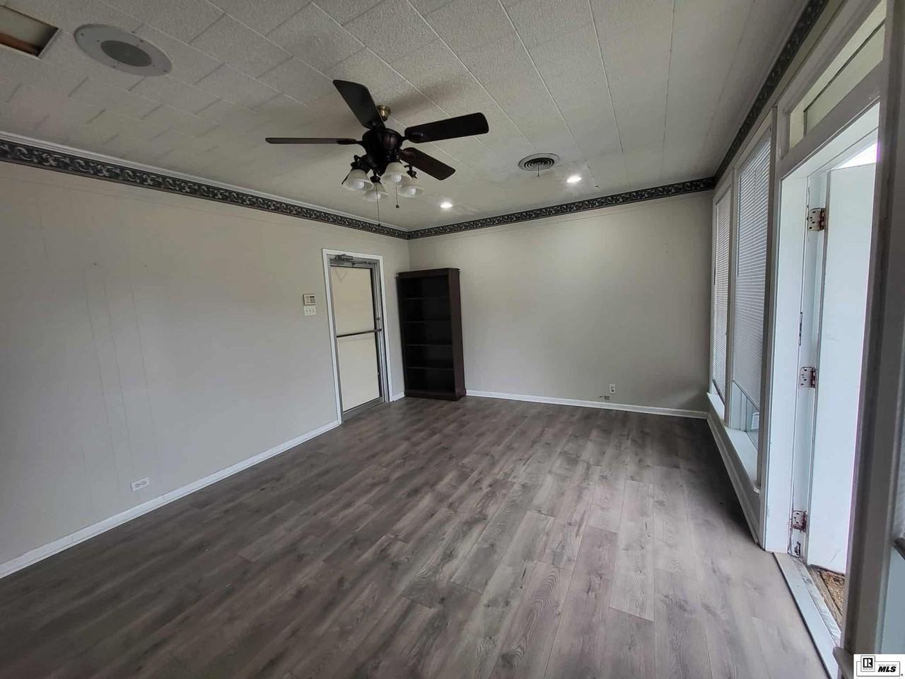 1005 N 4th St - Photo 3 of 11