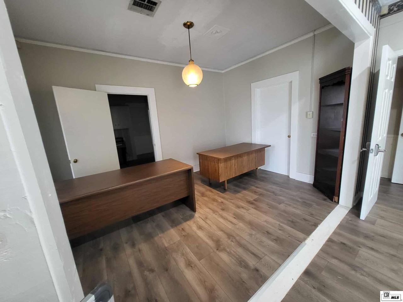 1005 N 4th St - Photo 4 of 11