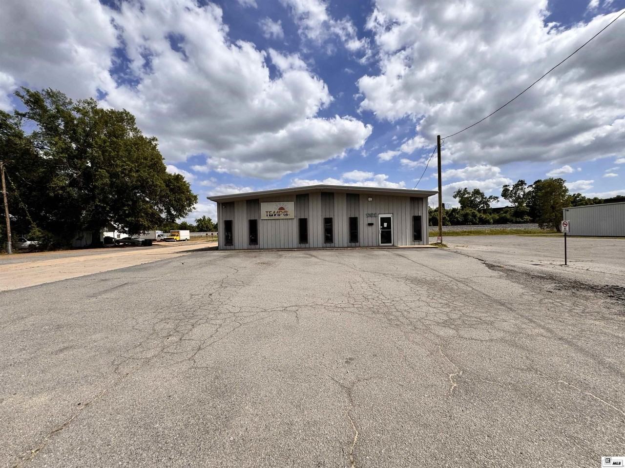 901 Wood St - Photo 2 of 21