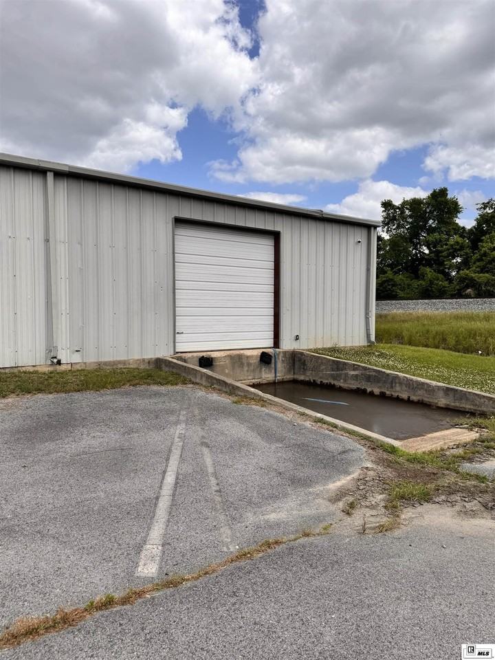901 Wood St - Photo 3 of 21