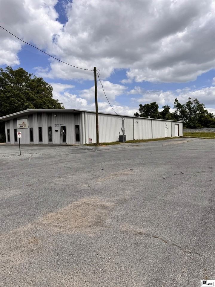901 Wood St - Photo 4 of 21
