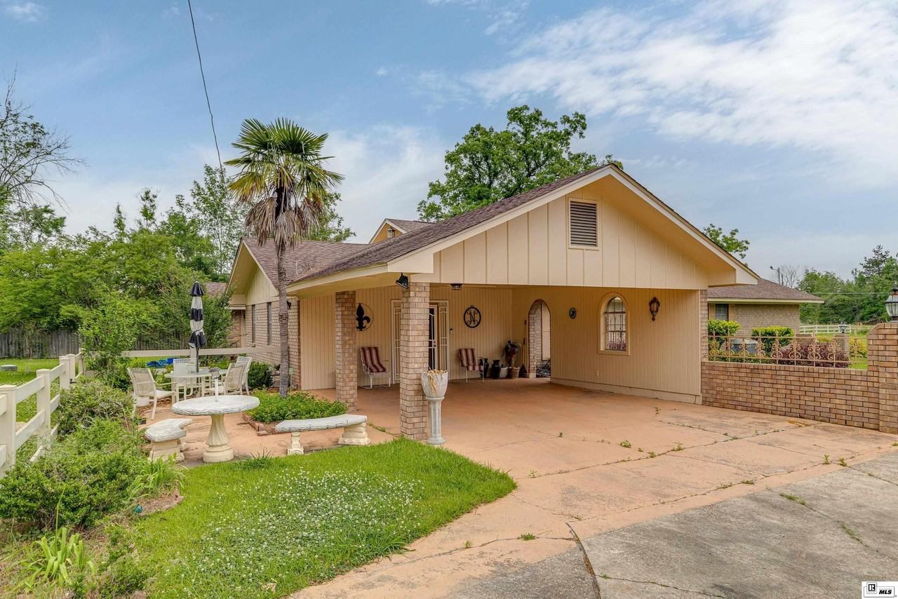1372 Parker Rd - Photo 6 of 47