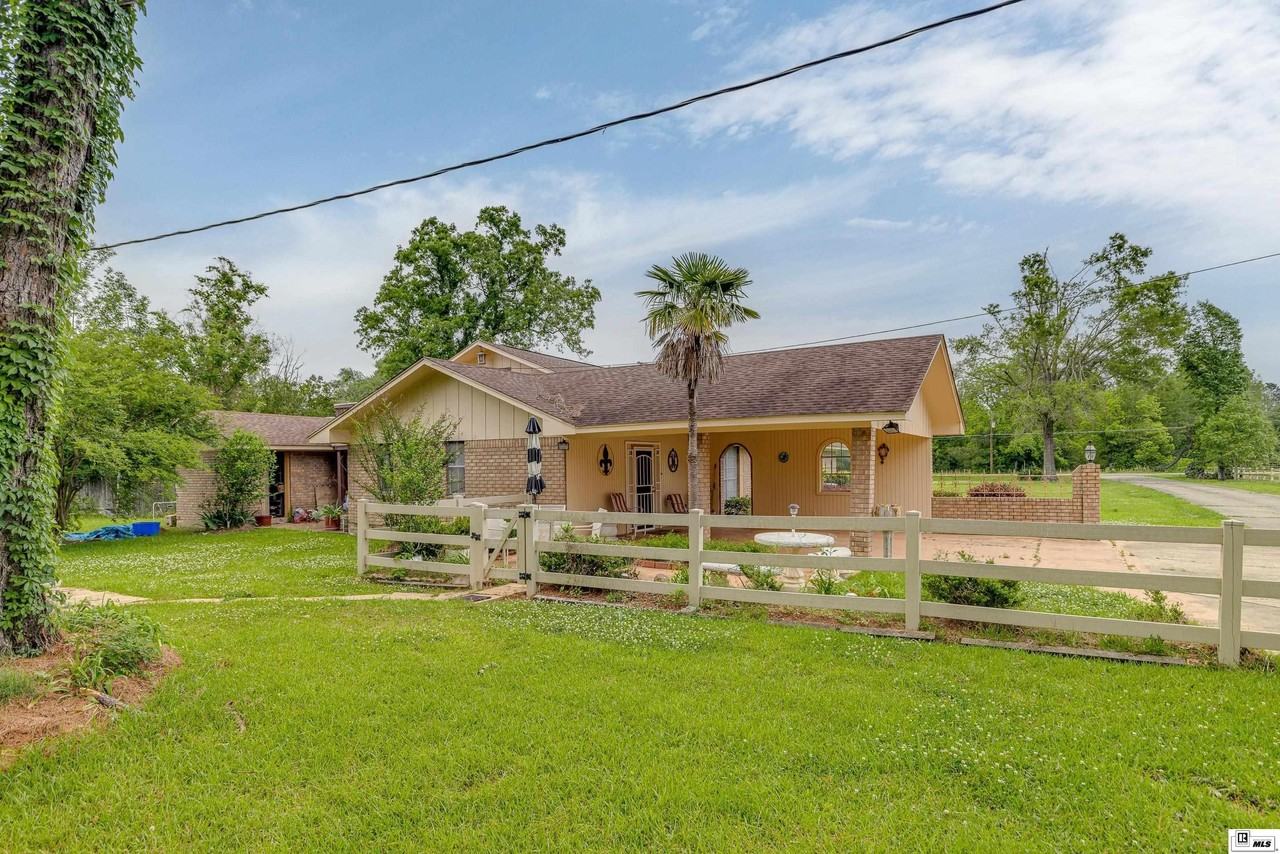 1372 Parker Rd - Photo 7 of 47