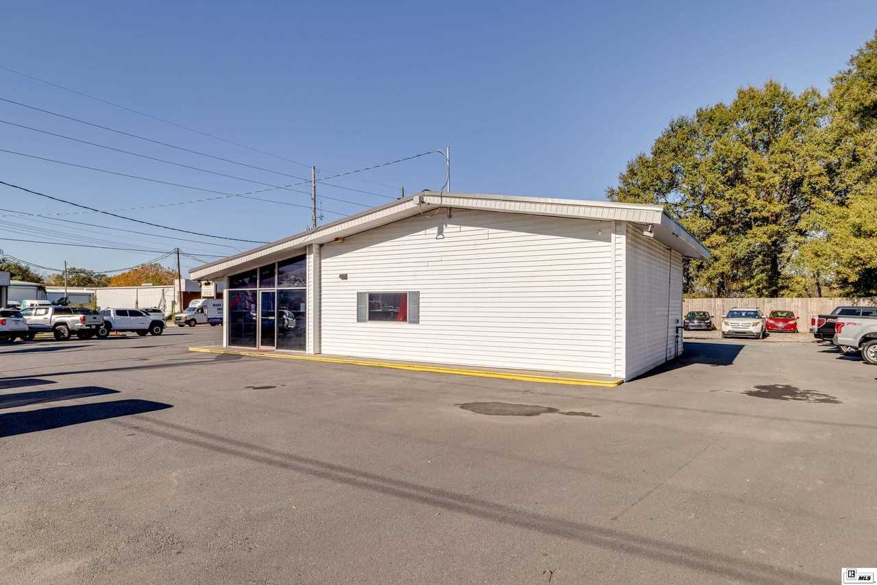 612 Stella St - Photo 2 of 21