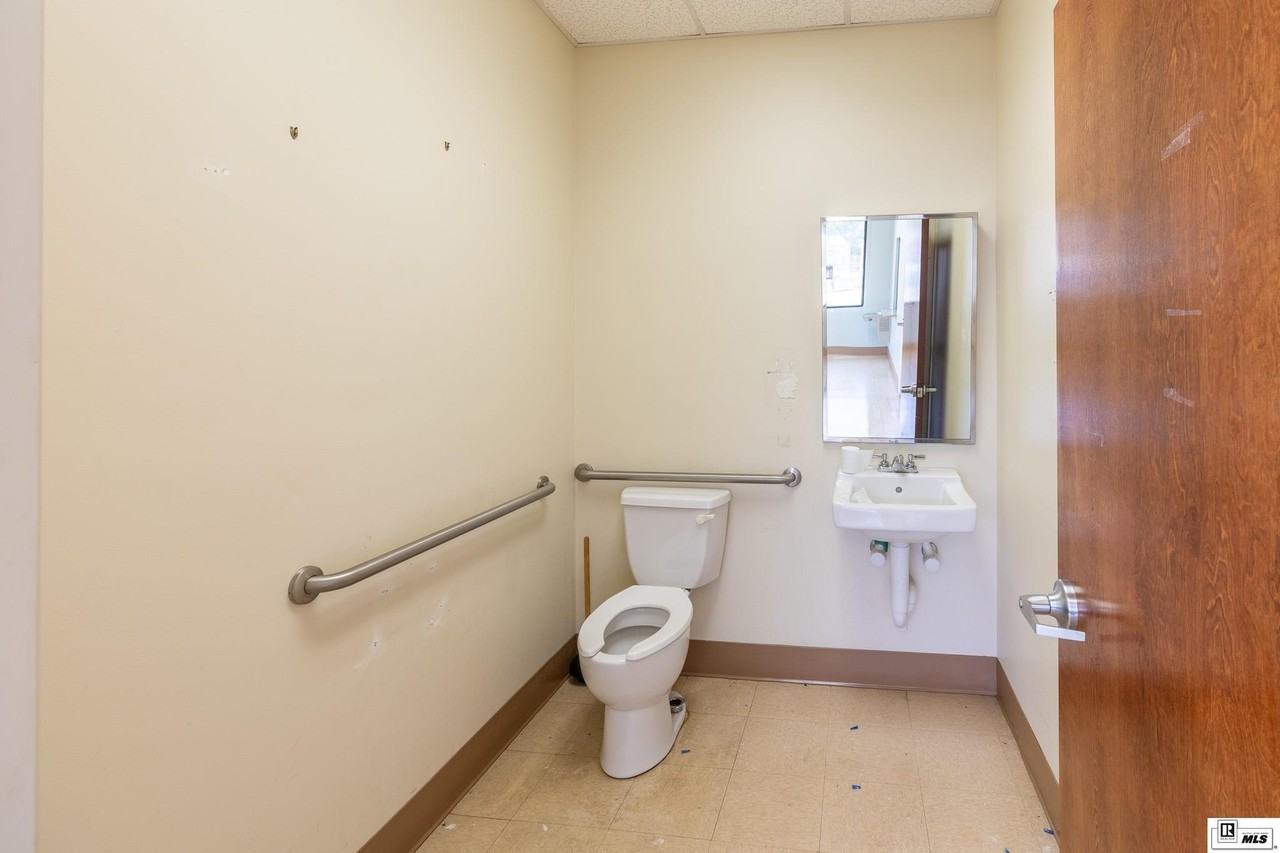 8649 Highway 165 N - Photo 6 of 26