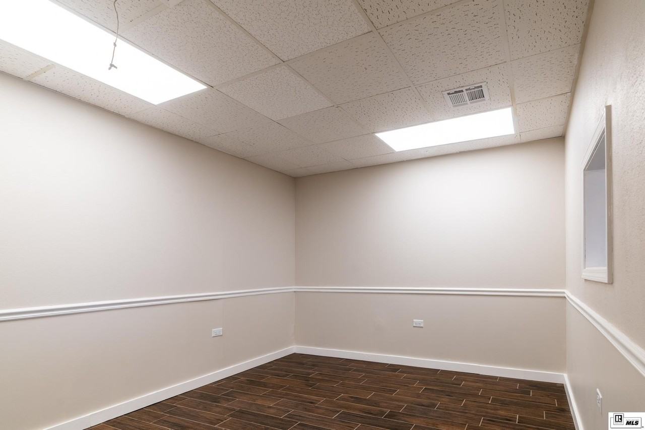 2105 Justice St - Photo 4 of 8