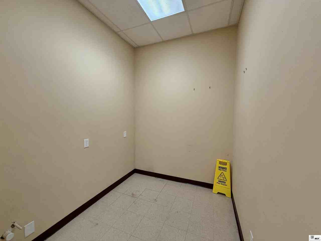 1610 Julia St - Photo 5 of 11