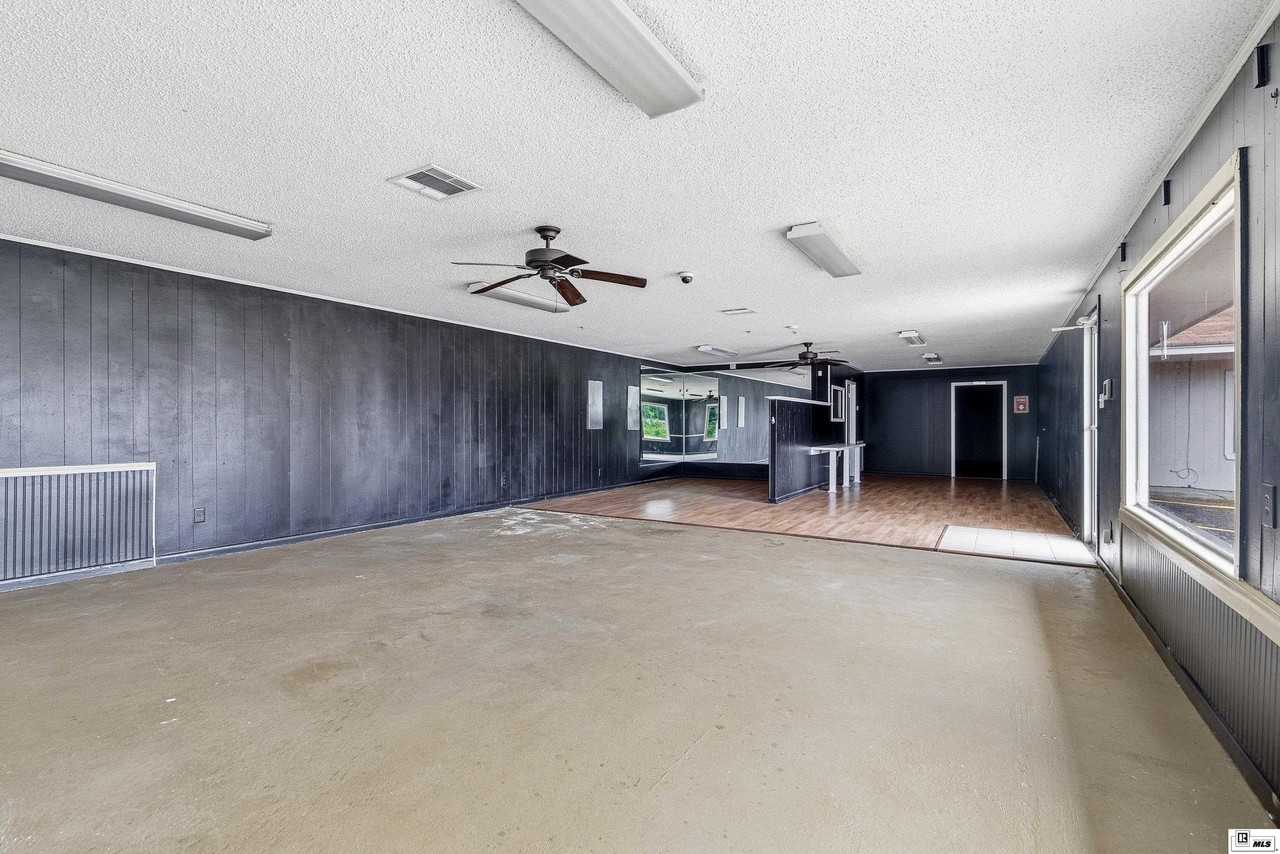 5717 Desiard St - Photo 6 of 7