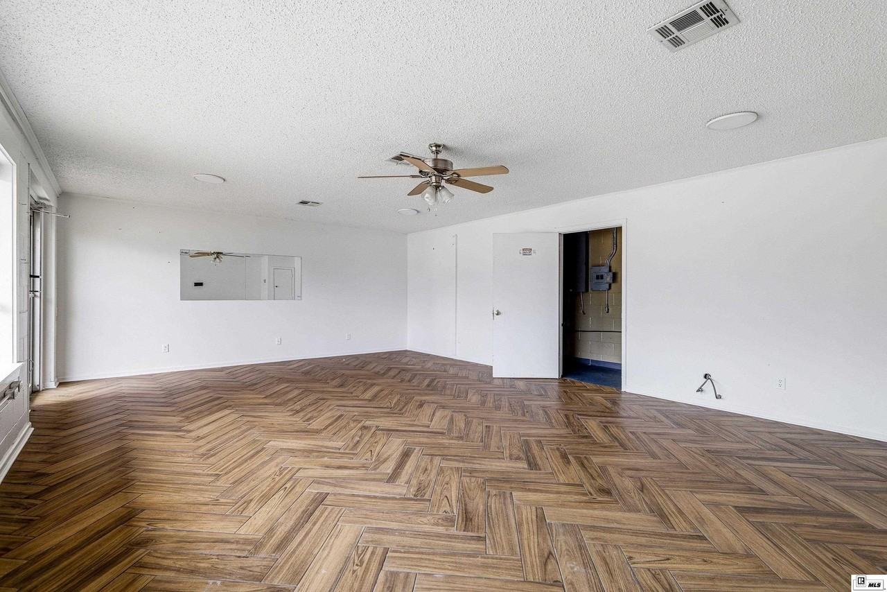 5717 Desiard St - Photo 4 of 9