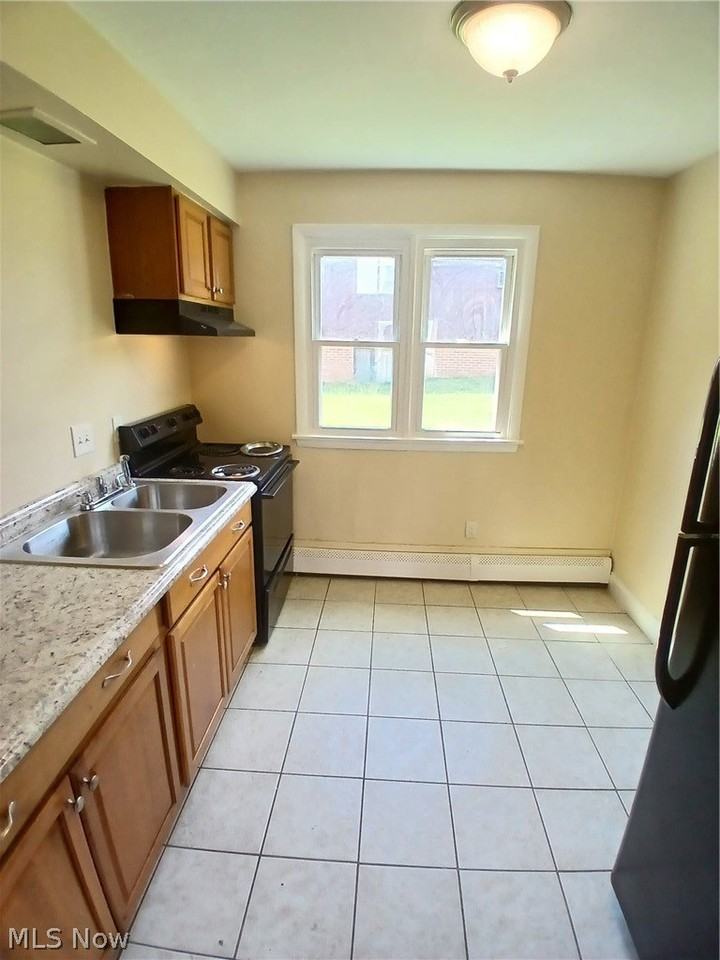 137 Shields Rd #1 - Photo 4 of 10