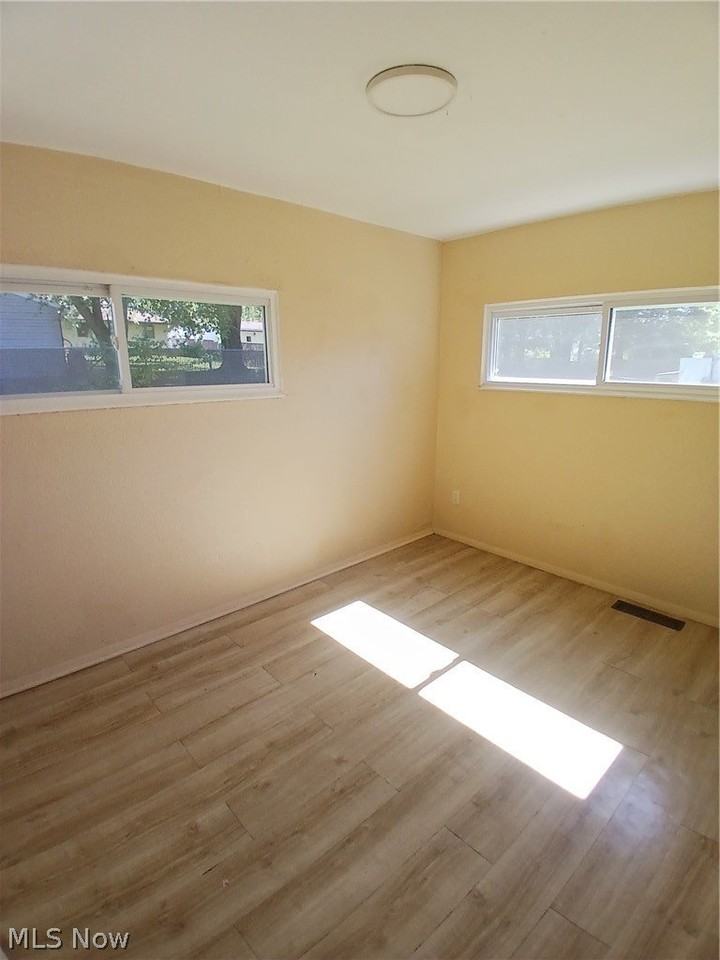 3025 1/2 Northgate Ave #1-2 - Photo 5 of 13