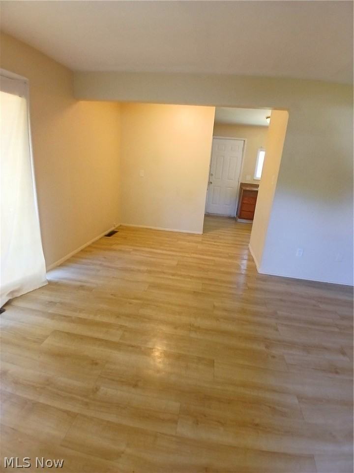 3025 1/2 Northgate Ave #1-2 - Photo 7 of 13