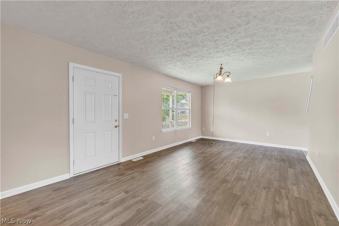 1218 W 24th St - Photo 3 of 24