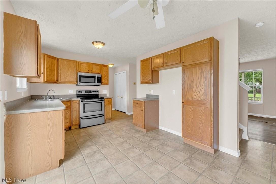 1218 W 24th St - Photo 6 of 24