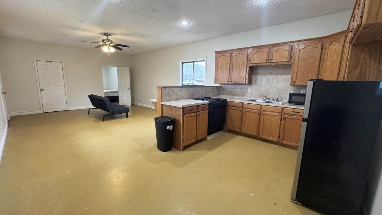 284 Connie Lynne Dr - Photo 5 of 10
