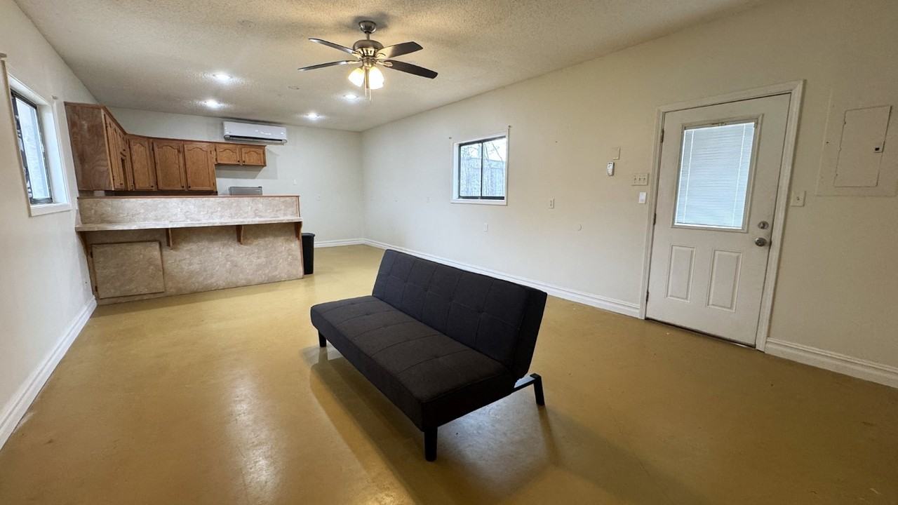 284 Connie Lynne Dr - Photo 6 of 10