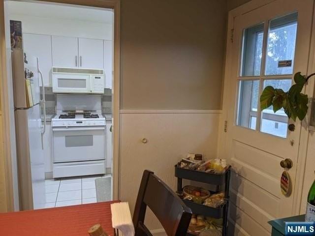492 Dorchester Rd - Photo 5 of 17