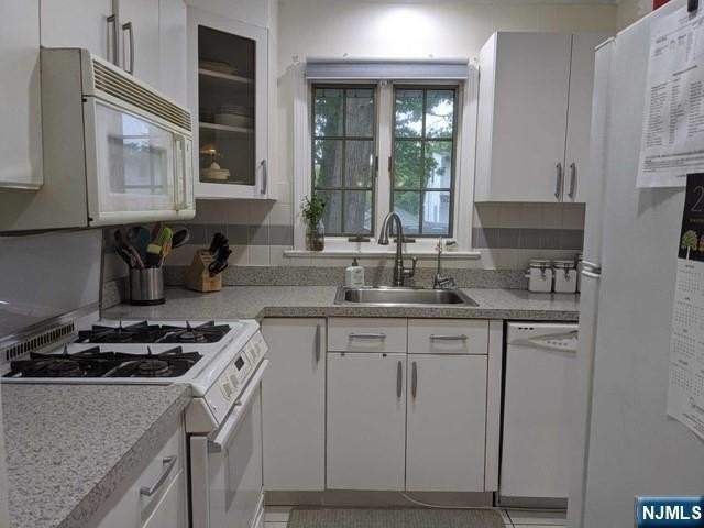 492 Dorchester Rd - Photo 6 of 17