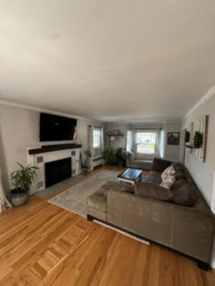 40 Platts Ave - Photo 3 of 17