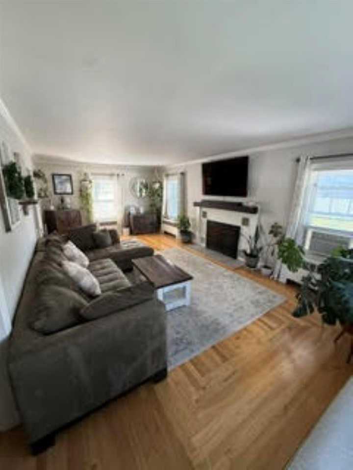 40 Platts Ave - Photo 4 of 17
