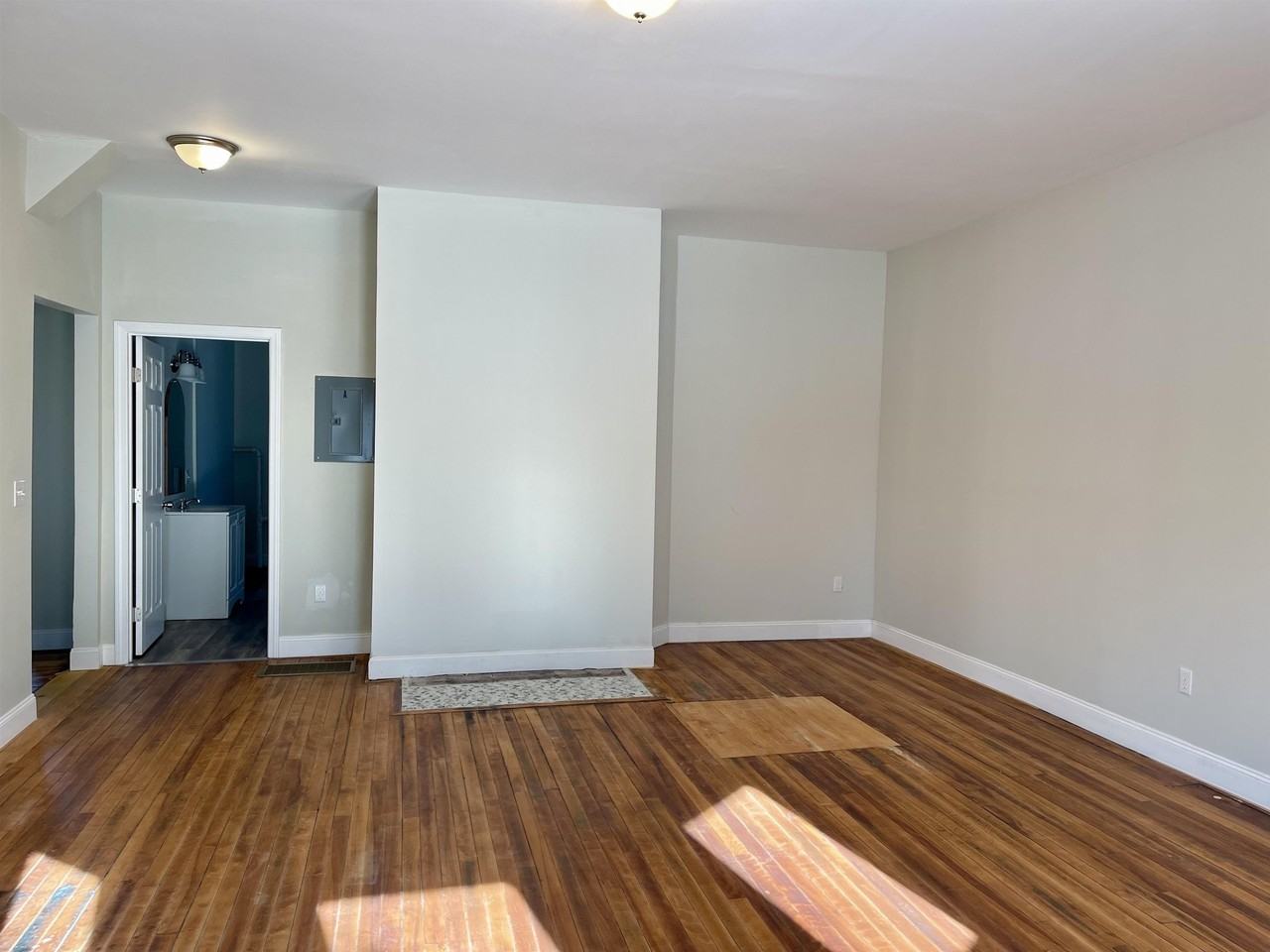 90 Pleasant St #A - Photo 4 of 24