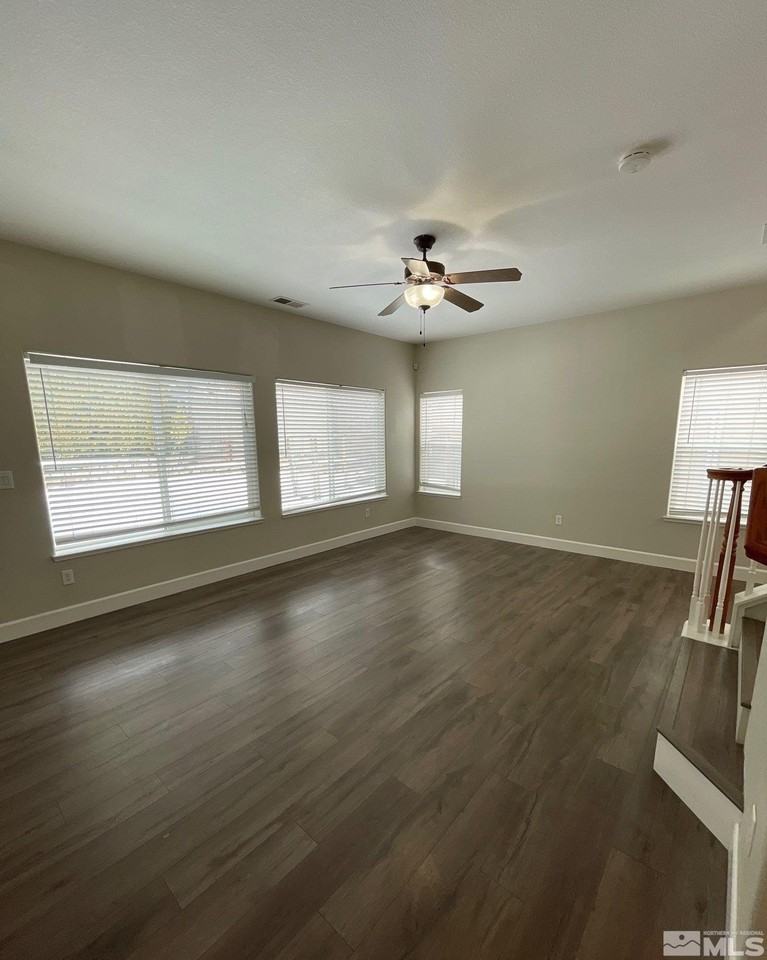 5055 Coggins Rd - Photo 2 of 26