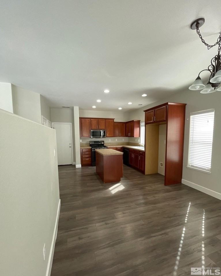 5055 Coggins Rd - Photo 4 of 26